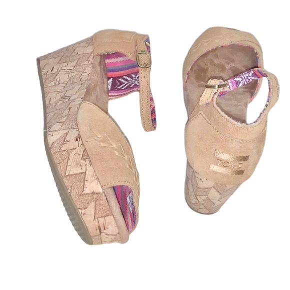 TOMS SUEDE WEDGES women’s heels size 9 -worn once - Picture 2 of 14